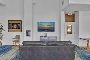 3675 N Country Club Dr, Aventura, FL 33180 - Photo 38