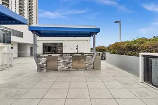 3675 N Country Club Dr, Aventura, FL 33180 - Photo 42