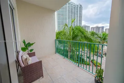 20000 E Country Club Dr #409, Aventura, FL 33180 - Photo 6
