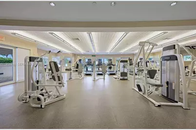 20000 E Country Club Dr #409, Aventura, FL 33180 - Photo 20