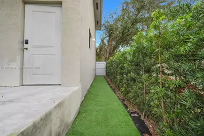 2315 NW 60th St, Miami, FL 33142 - Photo 16