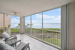 5800 NE Island Cove Way, Hutchinson Island, FL 34996 - Photo 2