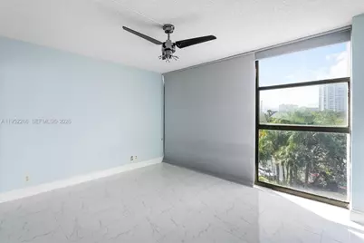 600 Parkview Dr #509, Hallandale Beach, FL 33009 - Photo 22