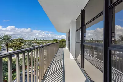 600 Parkview Dr #509, Hallandale Beach, FL 33009 - Photo 28