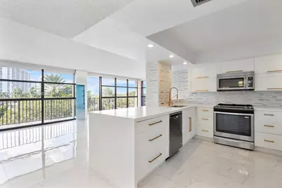 600 Parkview Dr #509, Hallandale Beach, FL 33009 - Photo 1