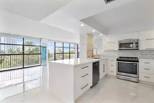 600 Parkview Dr, Hallandale Beach, FL 33009 - Photo 1