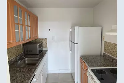 2000 NE 135th St #408, North Miami, FL 33181 - Photo 4