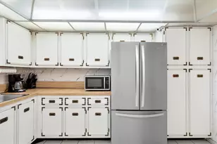 600 Parkview Dr, Hallandale Beach, FL 33009 - Photo 22