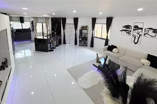 1100 SW 109th Ave, Pembroke Pines, FL 33025 - Photo 2