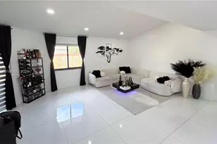 1100 SW 109th Ave, Pembroke Pines, FL 33025 - Photo 4
