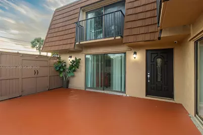 2566 Lakeview Ct, Cooper City, FL 33026 - Photo 2