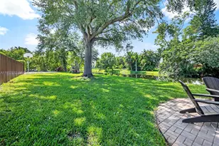 11850 Oak Leaf Dr, Davie, FL 33330 - Photo 22