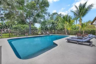 11850 Oak Leaf Dr, Davie, FL 33330 - Photo 30