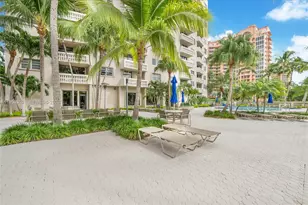 90 Edgewater Dr, Coral Gables, FL 33133 - Photo 28