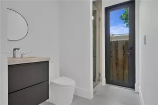 30 NE 50th St, Miami, FL 33137 - Photo 16