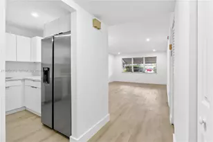 410 SE 2nd St, Hallandale Beach, FL 33009 - Photo 2