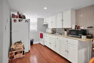 2105 NW 1st St, Miami, FL 33125 - Photo 6