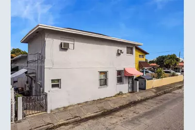 2105 NW 1st St, Miami, FL 33125 - Photo 1