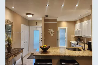 5100 NW 35th St #101, Lauderdale Lakes, FL 33319 - Photo 6