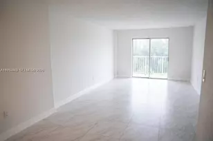 16465 NE 22nd Ave, North Miami Beach, FL 33160 - Photo 2