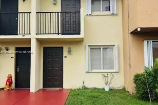 560 NW 82nd Pl, Miami, FL 33126 - Photo 2