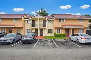 560 NW 82nd Pl, Miami, FL 33126 - Photo 2