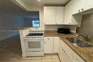 8605 SW 68th Ct, Pinecrest, FL 33156 - Photo 12