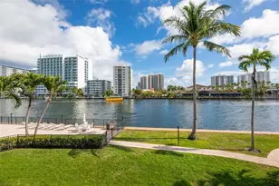 2895 NE 32nd St, Fort Lauderdale, FL 33306 - Photo 14