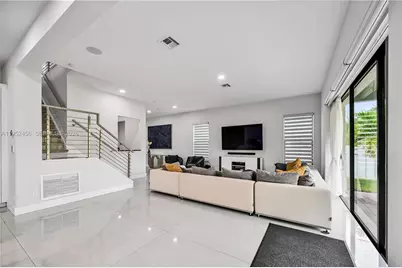 8645 NW 39th Ct, Coral Springs, FL 33065 - Photo 6