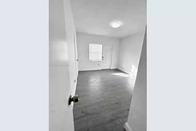 600 SW 16th Ave #600, Miami, FL 33135 - Photo 6