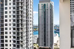 11 NE 6th St, Miami, FL 33132 - Photo 34