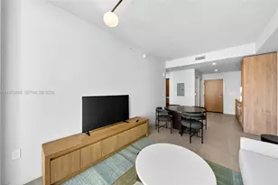 11 NE 6th St, Miami, FL 33132 - Photo 6