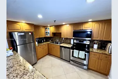 2401 Collins Ave #509, Miami Beach, FL 33140 - Photo 10
