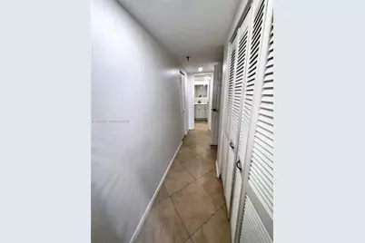 2401 Collins Ave #509, Miami Beach, FL 33140 - Photo 12