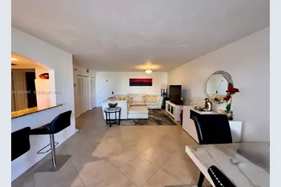 2401 Collins Ave #509, Miami Beach, FL 33140 - Photo 4