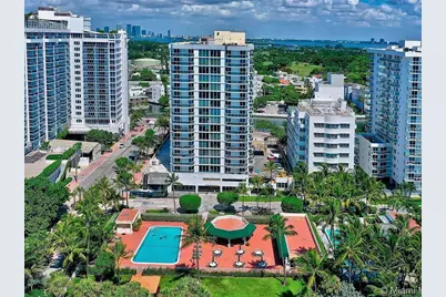 2401 Collins Ave #509, Miami Beach, FL 33140 - Photo 1