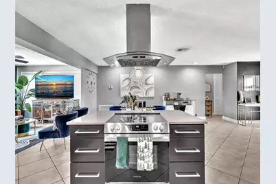 8581 NW 15th Ct, Pembroke Pines, FL 33024 - Photo 14