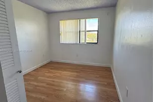 7235 NW 179th St, Hialeah, FL 33015 - Photo 4