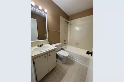 7235 NW 179th St #311, Hialeah, FL 33015 - Photo 2