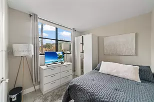 8002 SW 149th Ave, Miami, FL 33193 - Photo 6