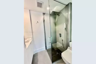 50 S Pointe Dr #LOFT5, Miami Beach, FL 33139 - Photo 24