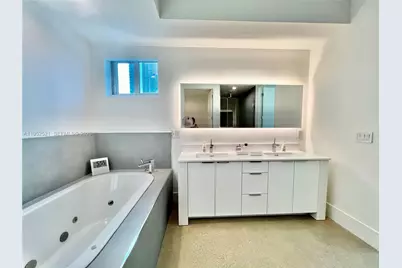 50 S Pointe Dr #LOFT5, Miami Beach, FL 33139 - Photo 8