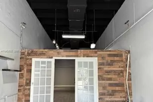 527 SW 12th Ave, Miami, FL 33130 - Photo 1