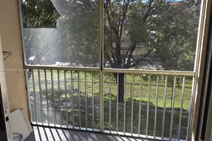 2226 SW 81st Ave, Miramar, FL 33025 - Photo 6