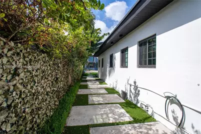 7850 Hawthorne Ave, Miami Beach, FL 33141 - Photo 34