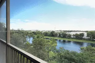 2206 S Cypress Bend Dr, Pompano Beach, FL 33069 - Photo 30