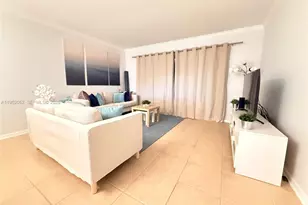 2206 S Cypress Bend Dr, Pompano Beach, FL 33069 - Photo 4