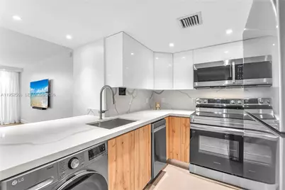1000 West Ave #408, Miami Beach, FL 33139 - Photo 8