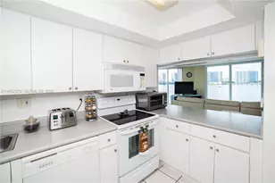 18000 N Bay Rd, Sunny Isles Beach, FL 33160 - Photo 24