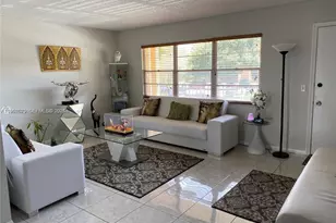 13255 SW 7th Ct, Pembroke Pines, FL 33027 - Photo 2